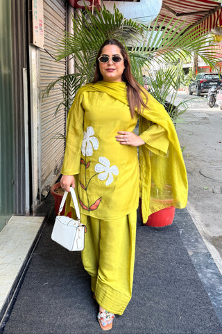 ‘UROOJ’ Three Piece Set