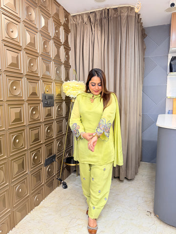 ‘BUTTERFLY’ Back Dori Three Piece Set