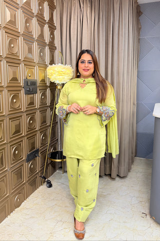‘BUTTERFLY’ Back Dori Three Piece Set