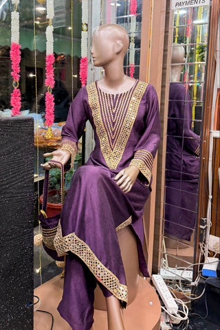 ‘ZEVAR’ Pheran Two Piece Set With Potli