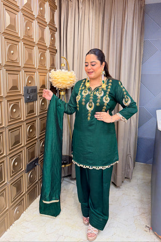 ‘ZARISHMA’ Farshi Hand Work Three Piece Set