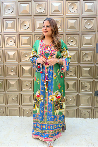‘NOOR-E-RANG’ Pheran