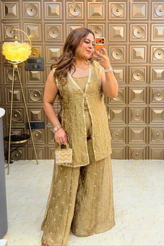 ‘MEHERBAAN‘ Side Dori Jacket Three Piece Set