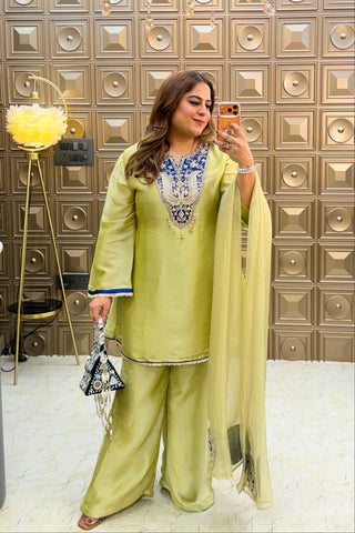 ‘NOOR-E-MEHFIL’ Anarkali Three Piece Set
