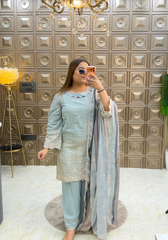 'ZEENAT' Pakistani 3 Piece Suit